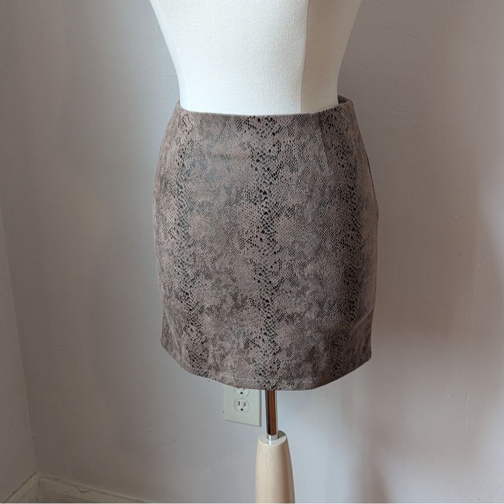 Snakeskin Print Mini Skirt By She & Sky Size S